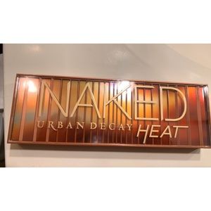 Urban Decay Makeup - URBAN DECAY Naked Heat Eyeshadow Palette Urban Decay Makeup - URBAN DECAY Naked Heat Eyeshadow Palette